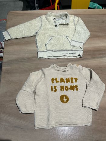 Pull ikks mouton beige et pull word is home en maille taille 24 mois