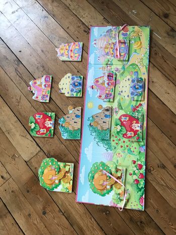 6 petits livres avec Charlotte aux fraises et tous ses amis