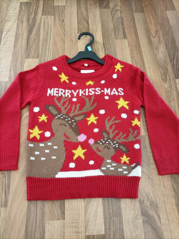 Pull de Noël neuf rennes 5 ans