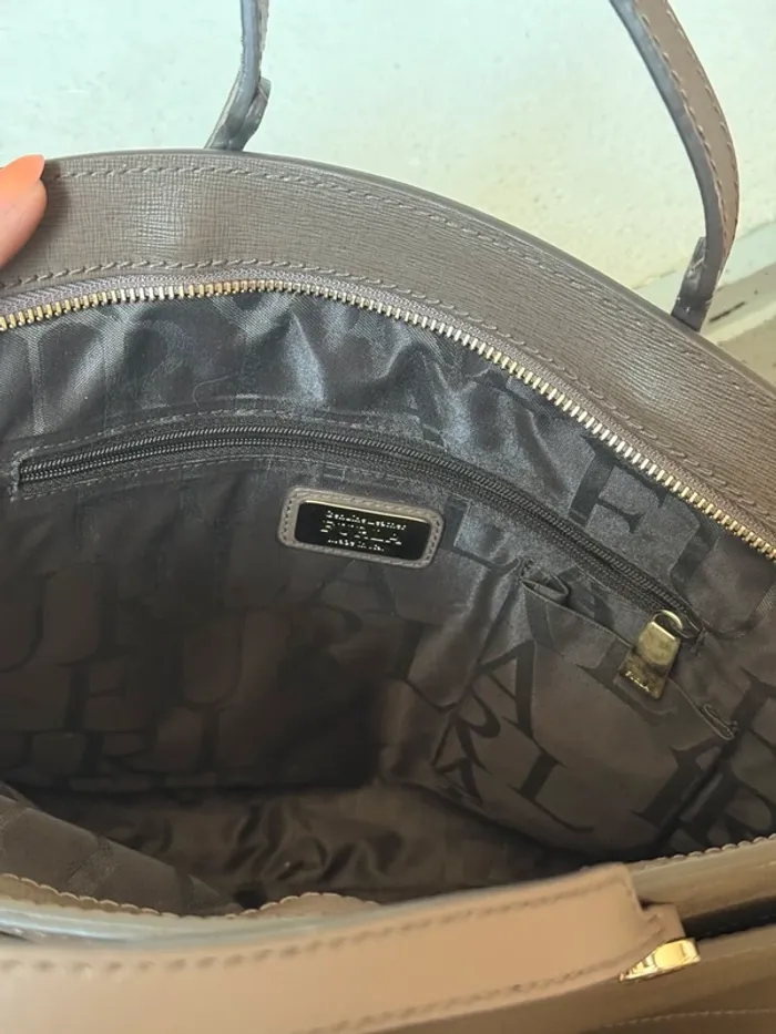 Sac Furla Cuir Taupe – Excellent État – Avec Bandoulière et Cadenas - photo numéro 6
