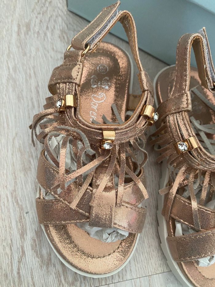 Chaussures sandales à franges en cuir Doremi taille 25 Neuves - photo numéro 2