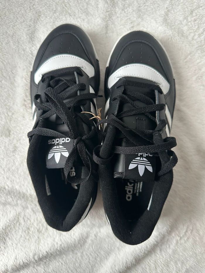 Chaussures adidas rivalry low noir neuf taille 41 1/3 - photo numéro 8