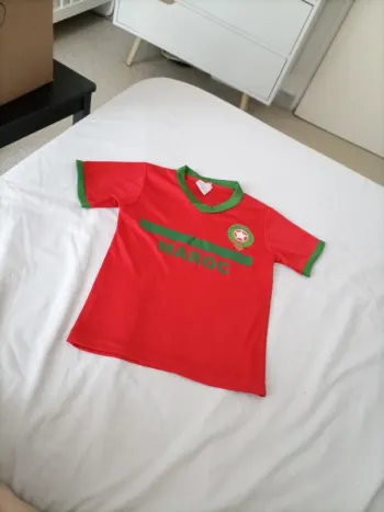 T-shirt foot