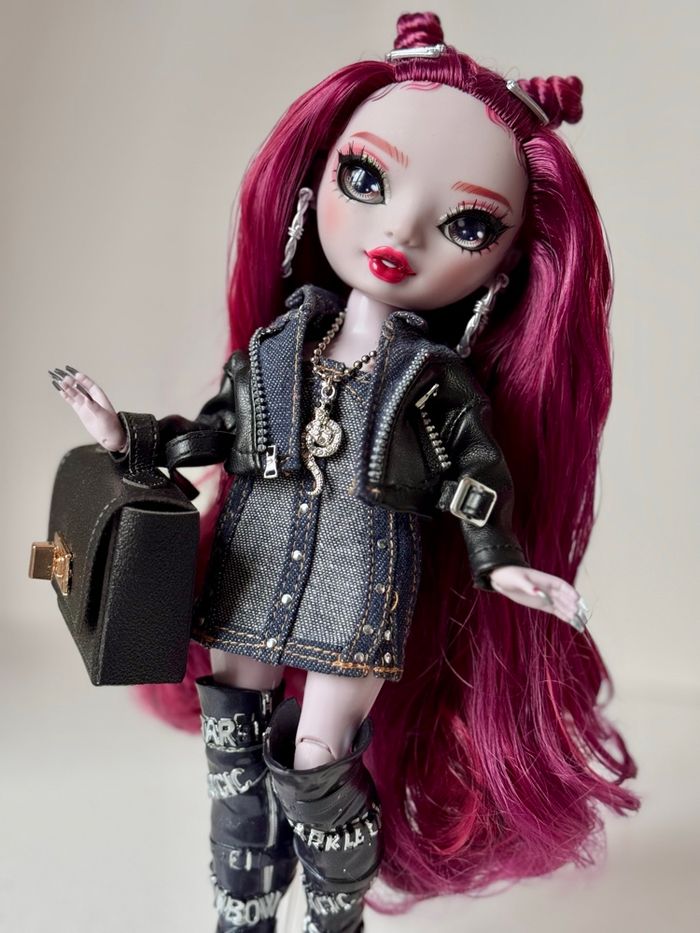 Scarlet shadow High Rainbow High