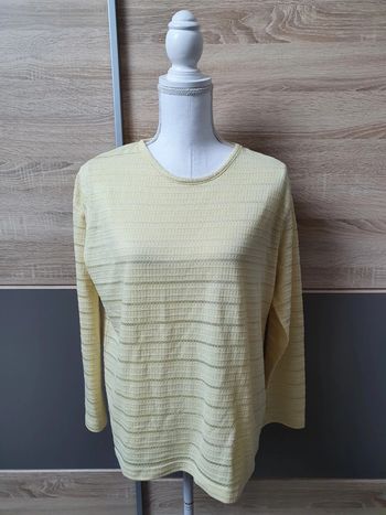 Pull léger jaune