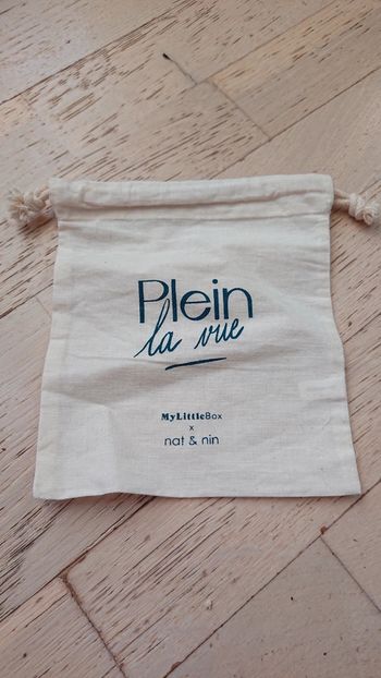Pochette beige "plein la vue"