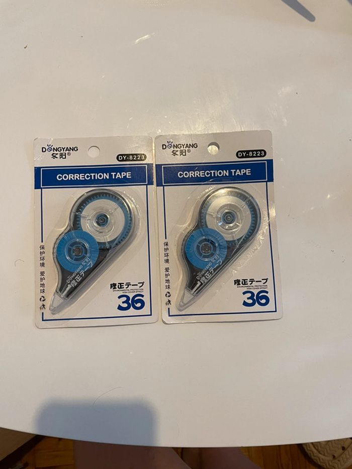 Lot de 2 rubans correcteur. Coloris au choix