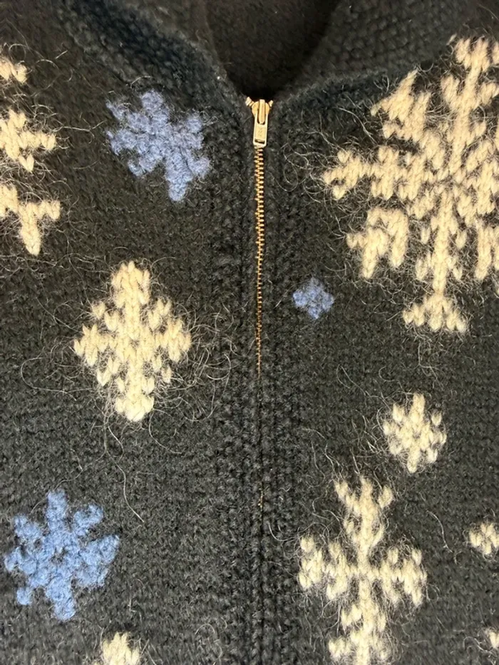 Jones New York Sport Hand Knit Wool Snowflakes Black Sweater Zipper Cardigan Size M-L - photo numéro 2