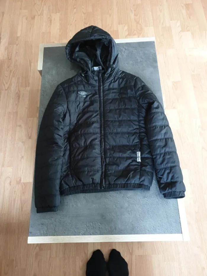 Doudoune Umbro noir avec capuche