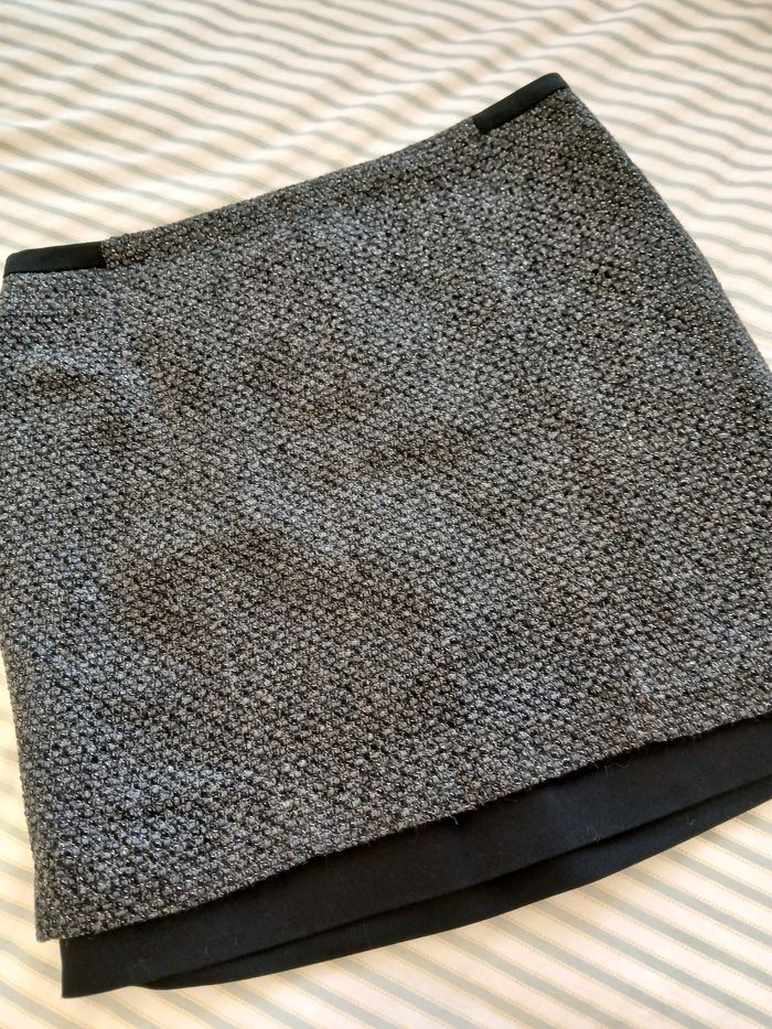 Jolie jupe chinée, taille 40