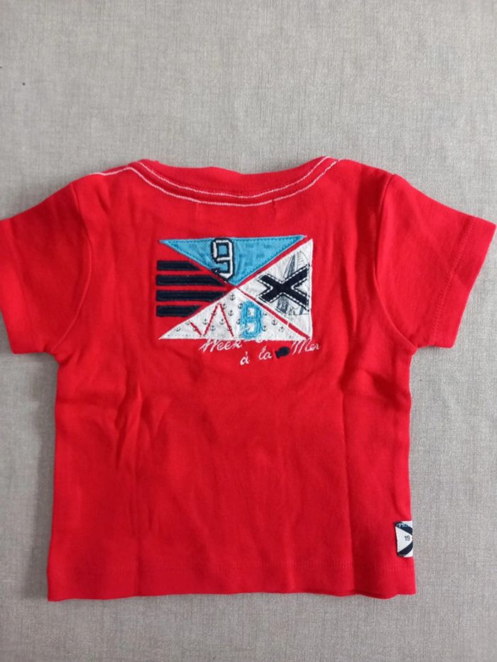 Tee-shirt rouge à rayures 6 mois Excellent état - photo numéro 4