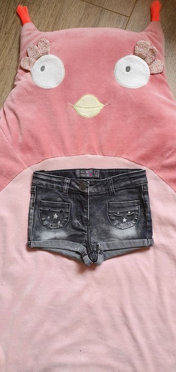 Short en jean gris Orchestra taille 5 ans en très bon état
