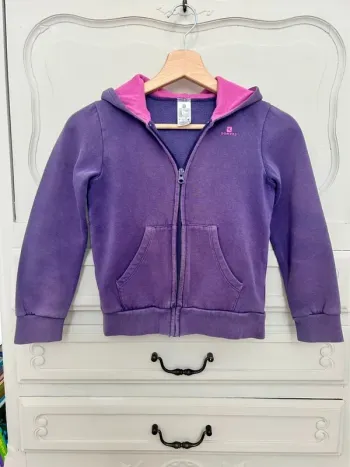 Très beau sweat à capuche violet et rose décathlon taille 8 ans