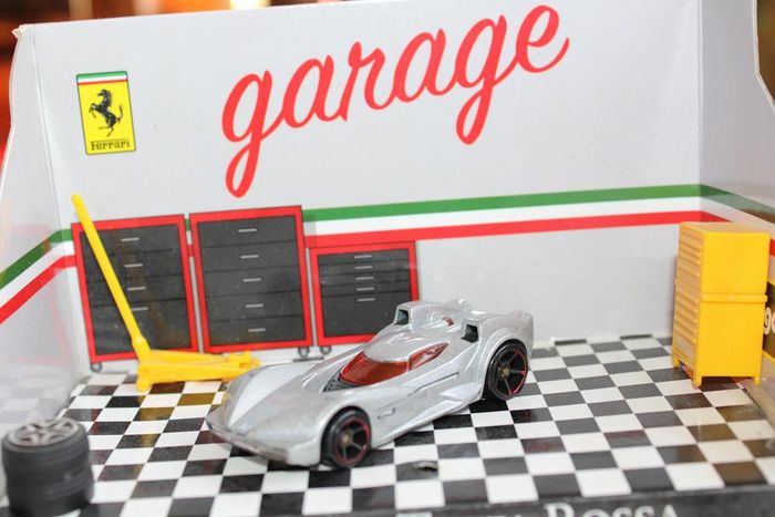 Hot wheels scoopa di fuego gris