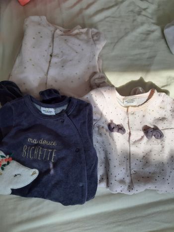 Lot de pyjamas tape a l'oeil