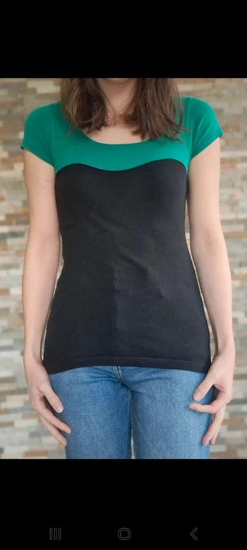 Tee-shirt noir et vert marque Divided taille XS
