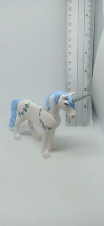 Licorne blanche et bleue à fleurs playmobil