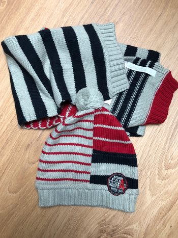 Lot bonnet et écharpe