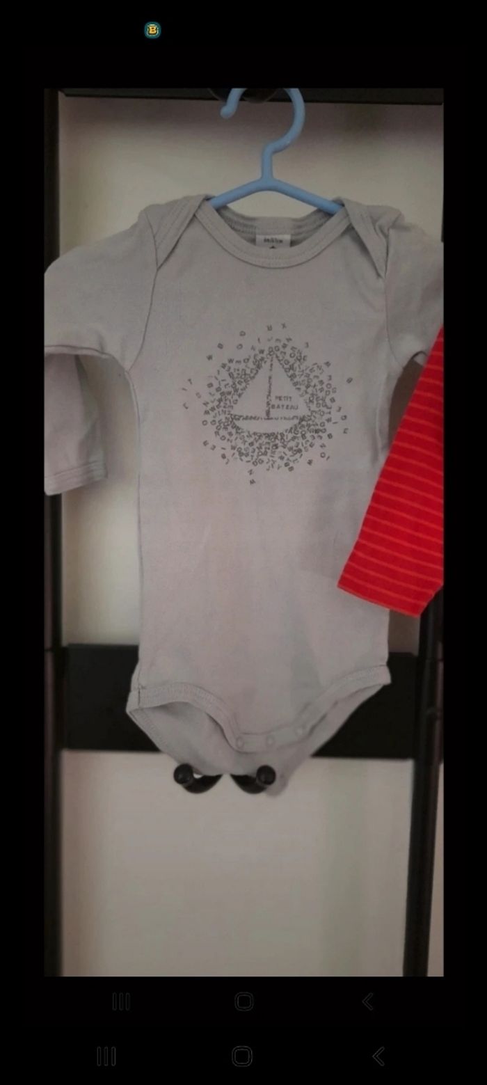 Lot de 2 bodies taille 6 mois - photo numéro 3