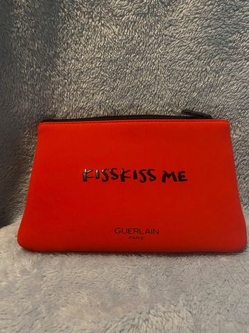 Trousse de maquillage rouge Guerlain