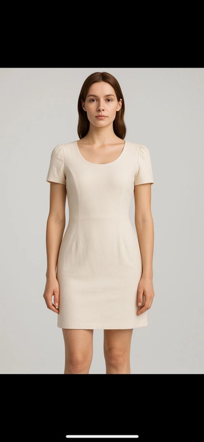 Robe classe blanche taille M