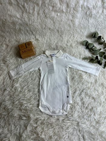 Body blanc à col petit bateau taille 6 mois