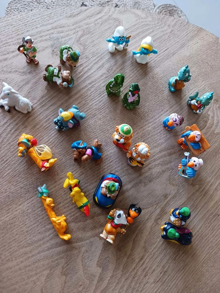 24 figurines kinder en tout genre