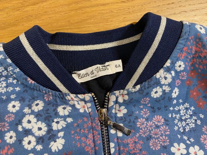 Eden et Victor Gilet zippé bleu fleuri Taille 6 ans - photo numéro 5