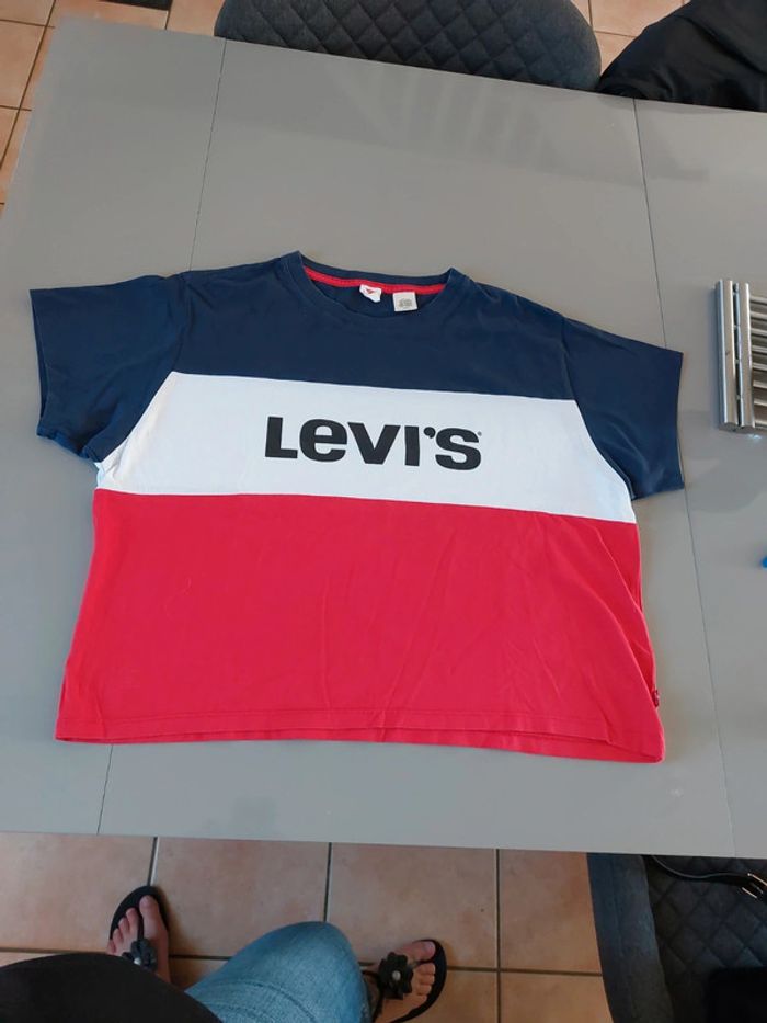 Tee-shirt court taille S Levis