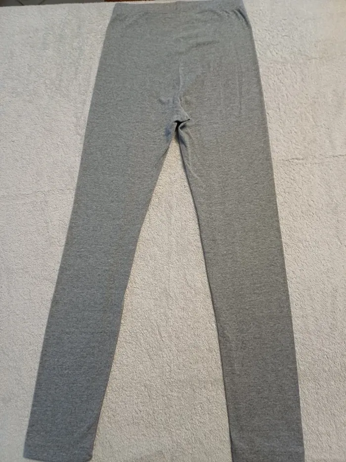 Legging Kiabi 12 ans (réf perso G-N13)(familleac72) - photo numéro 2