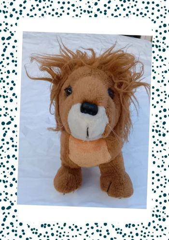 Lion en peluche