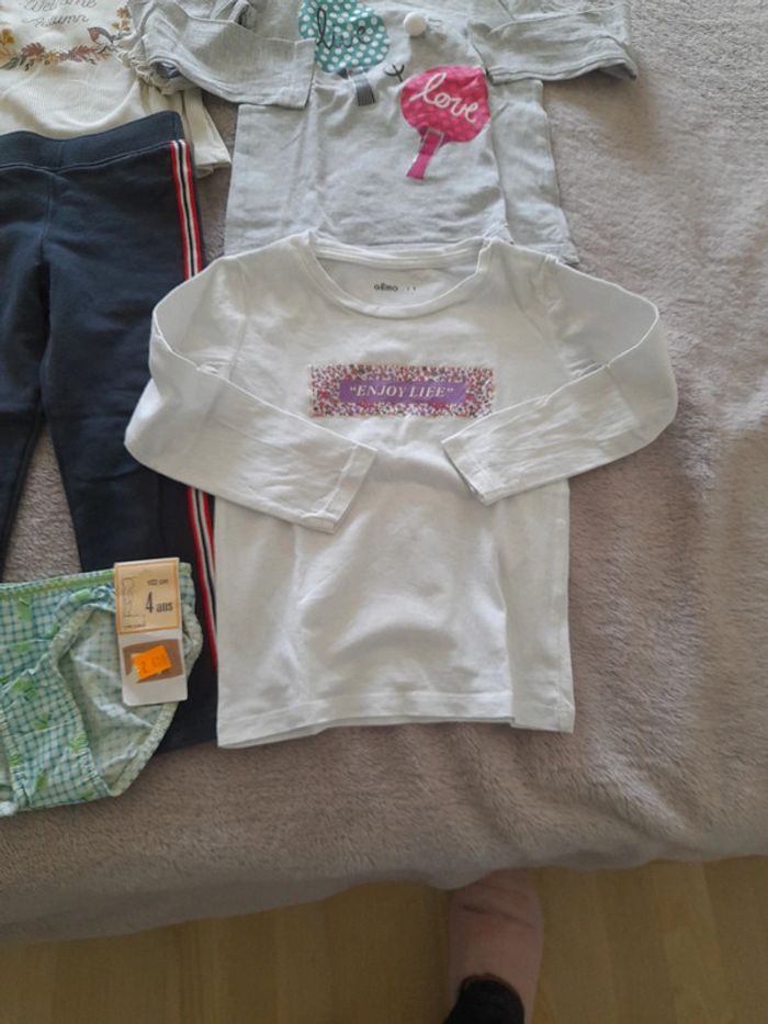 Lot de vêtements fille taille 4 ans - photo numéro 5
