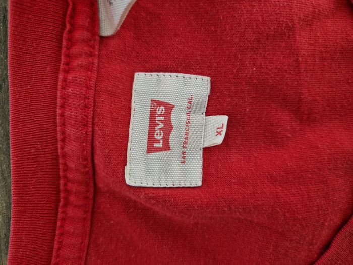 Tshirt levis XL rouge - photo numéro 3