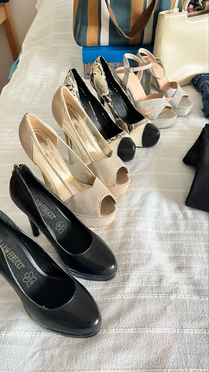 Lot de vêtements , sacs et chaussures - photo numéro 3