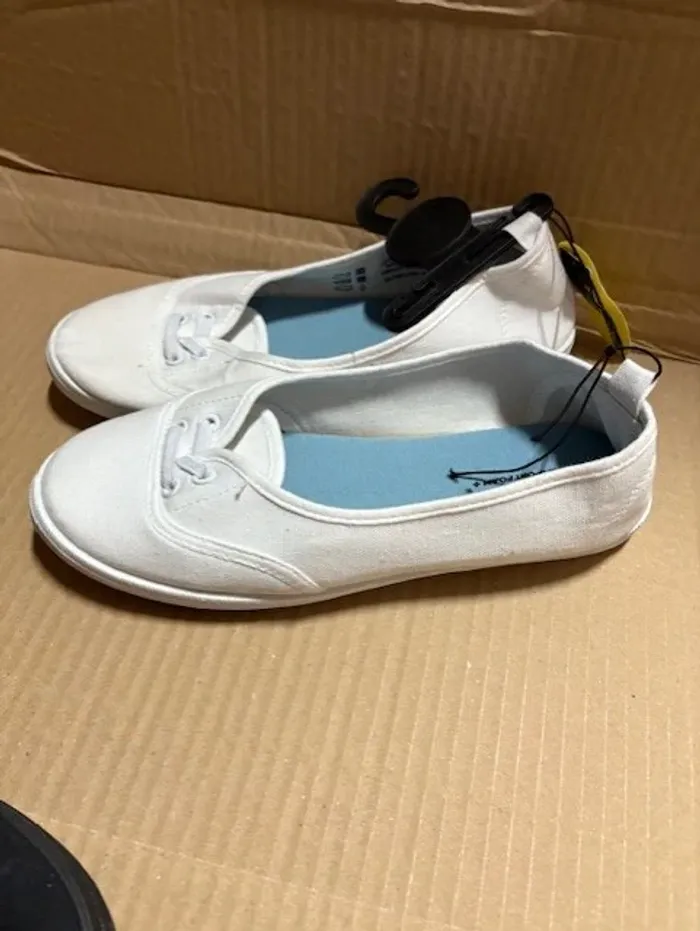 lot de 3 paires de basket légères femme taille 38 neuves - photo numéro 4