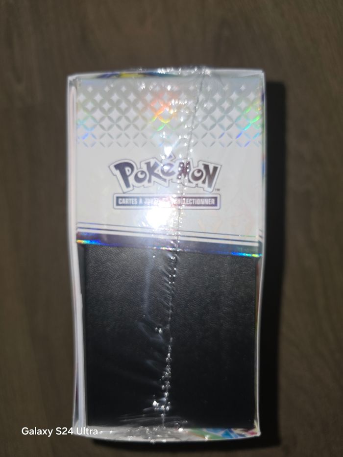 Pokemon coffret dresseur d'élite etb evolutions prismatiques 8.5 défaut de scellage - photo numéro 5