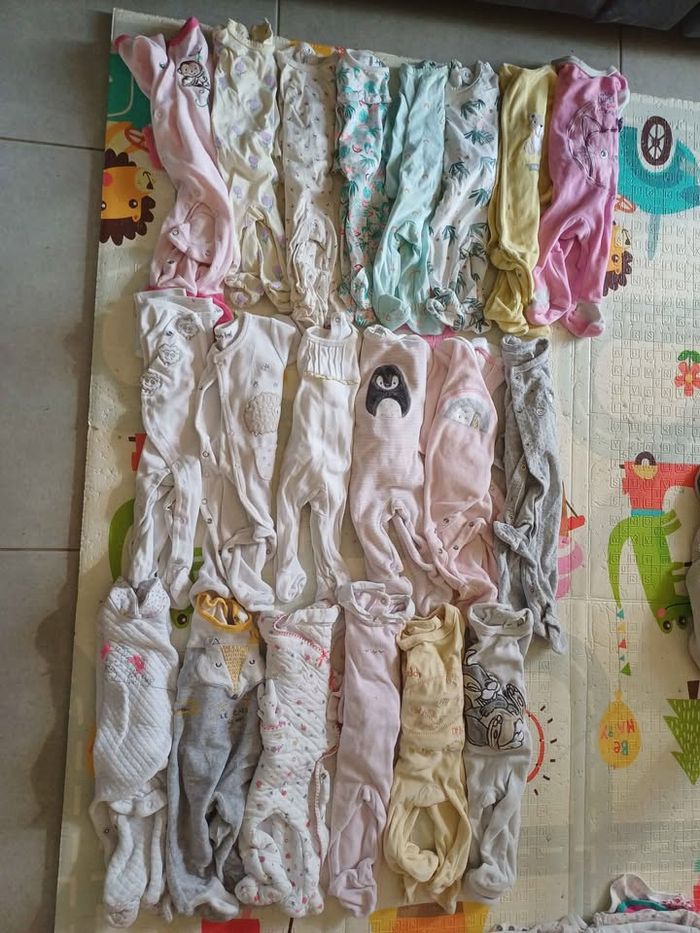 Vêtements 3 mois (t-shirt, pantalon, bodys, pyjamas et autres) - photo numéro 7