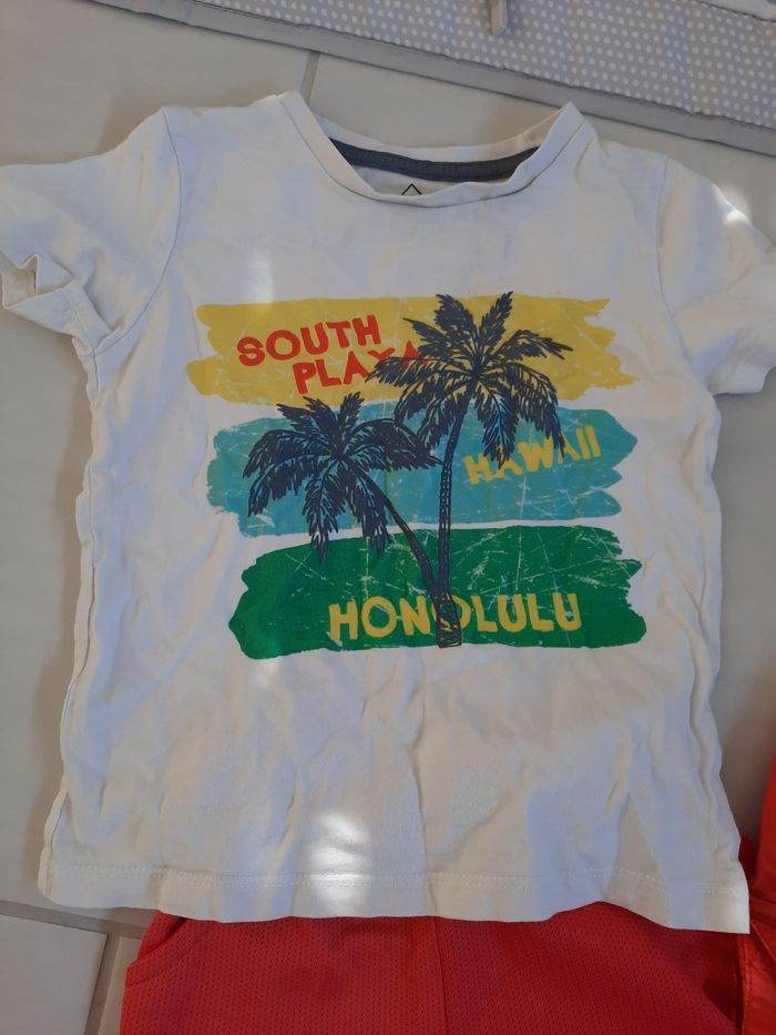 Lot 3 shorts et 1 t-shirt - photo numéro 3