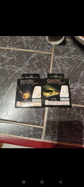 Lot de 2 paquet d'hameçons neuf