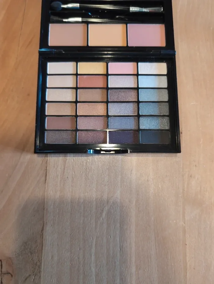 Palette maquillage - photo numéro 3