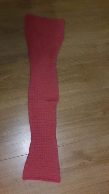 écharpe tricote main fushia