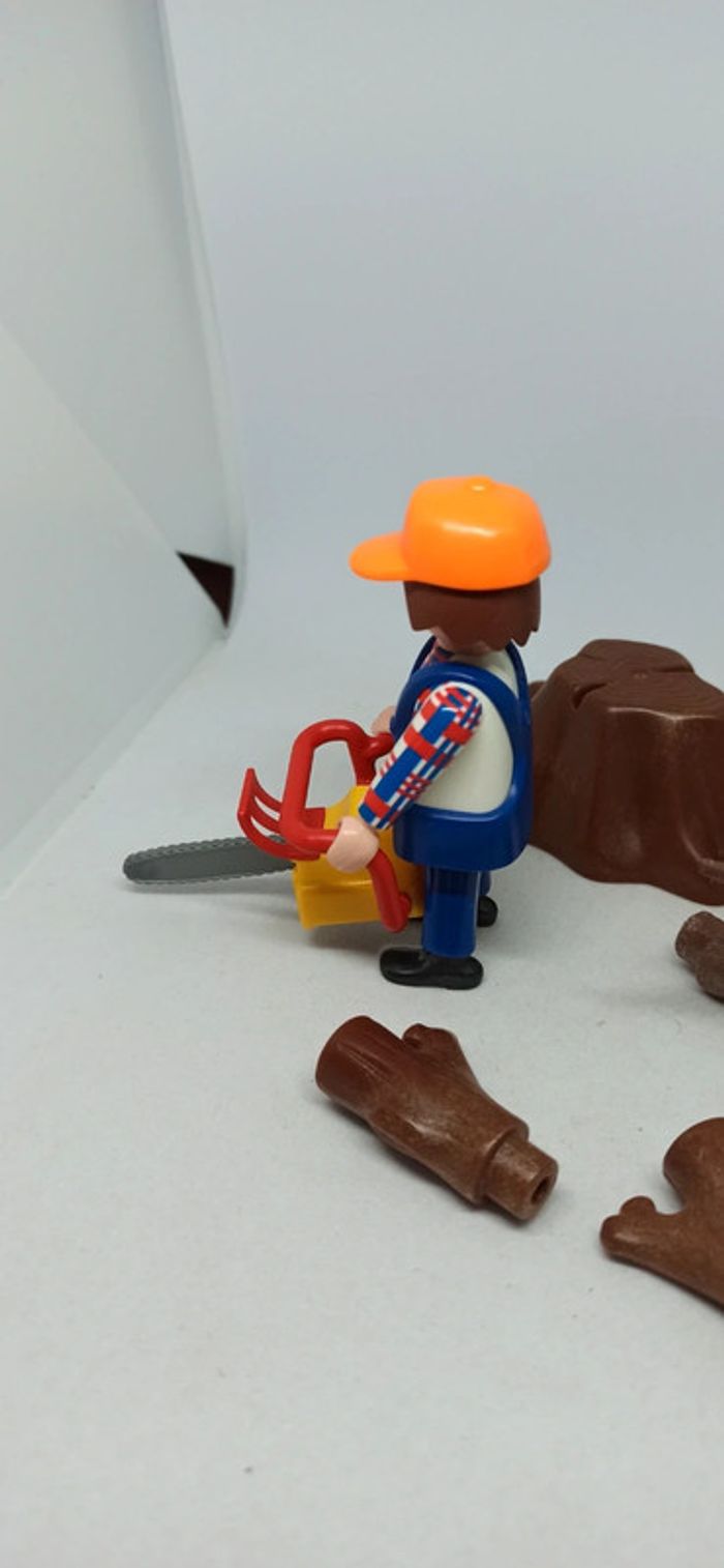 Homme avec tronçonneuse et branches playmobil - photo numéro 2