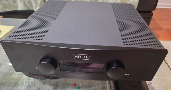 Amplificateur DAC Hegel H400 intégré stéréo NEUF