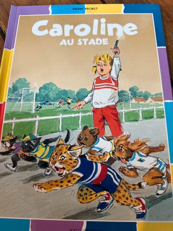 Très bon état - Livre Caroline au stade sport édition damiers bd album multicolore