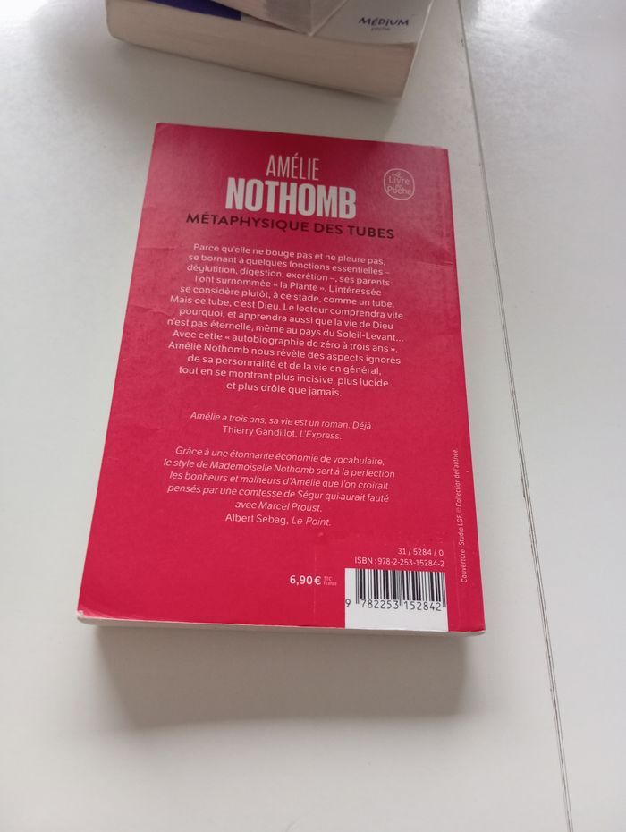 Amélie Nothomb :La Métaphysique des tubes - photo numéro 2