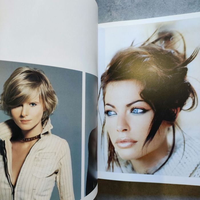 Livre photos artistiques sur la coiffure, "THE INTERNATIONAL HAIRSTYLE INDEX" , The Pepin Press, EN ANGLAIS - photo numéro 8