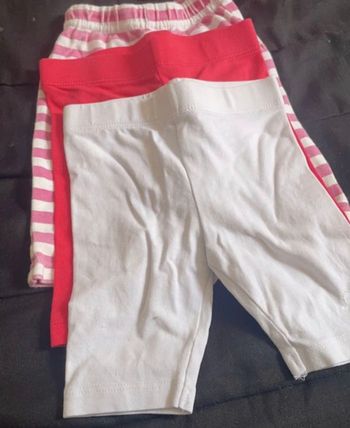 Lot 3 leggings courts neufs T.6m