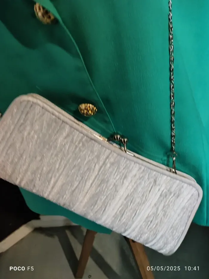 Sac  avec chaîne argenté - photo numéro 2