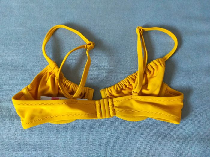 Haut de bikini jaune Etam – Neuf avec étiquette – Taille 85B (FR) - photo numéro 2