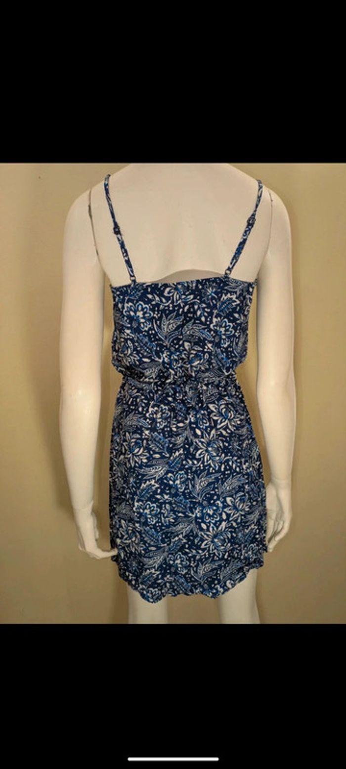 Belle robe bleu blanche motif légère - photo numéro 2